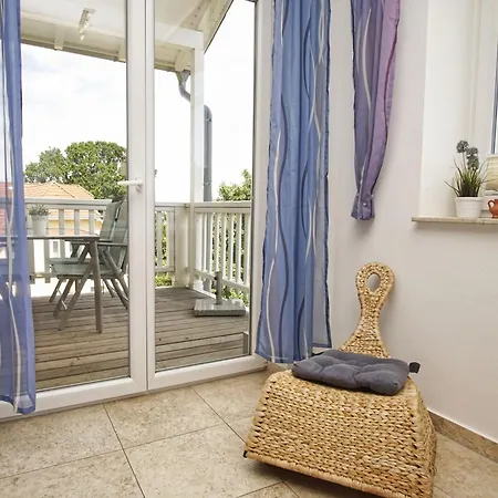 Bergfrieden Nr 7 Mit Schwimmbad Und Saunanutzung Im Ahoi-erlebnisbad Sellin 괴렌