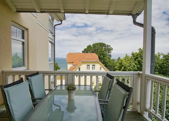 Bergfrieden Nr 7 Mit Schwimmbad Und Saunanutzung Im Ahoi-erlebnisbad Sellin Goehren (Ruegen)