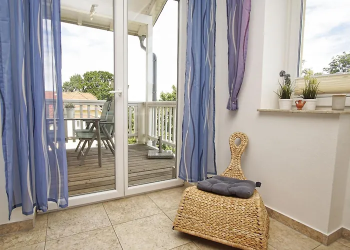 Bergfrieden Nr 7 Mit Schwimmbad Und Saunanutzung Im Ahoi-erlebnisbad Sellin Goehren (Ruegen)